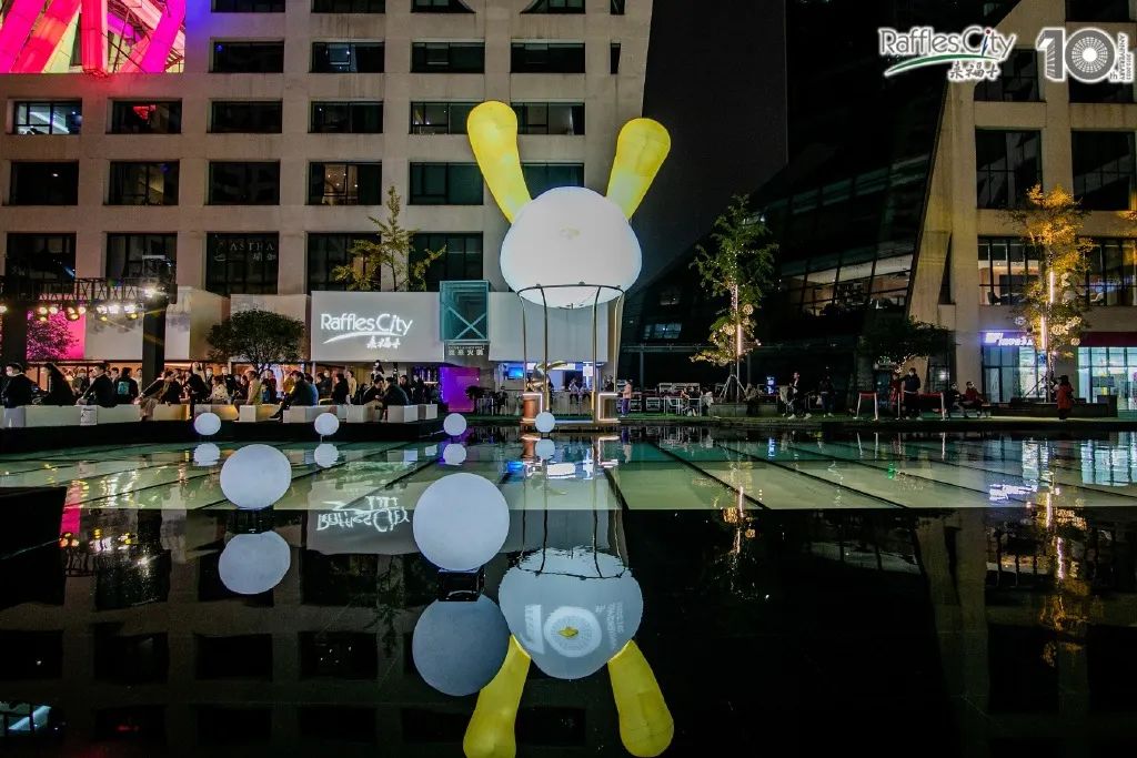 “拾见时光”成都来福士广场十周年庆典活动策划光影艺术特别抢眼球